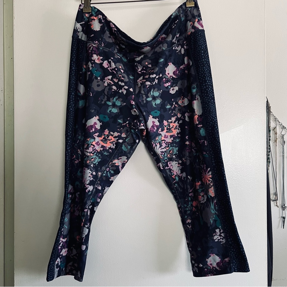 Eddie Bauer Motion Capri